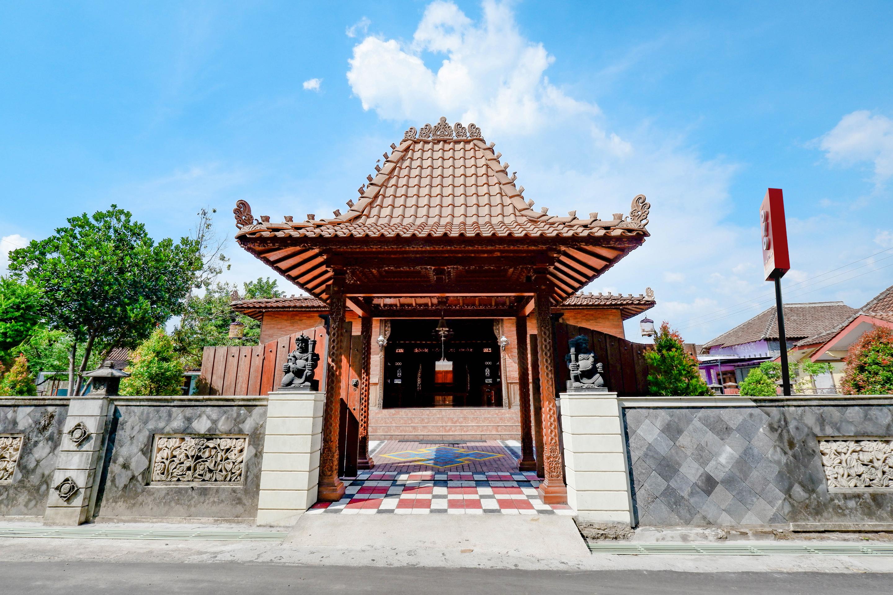Oyo 2327 Pagsis Village Klaten Extérieur photo