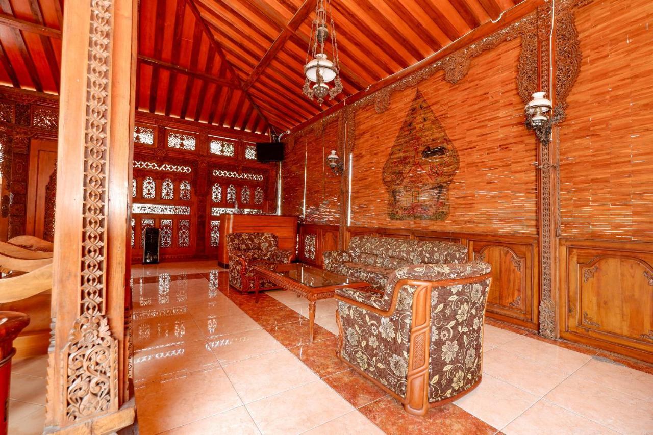 Oyo 2327 Pagsis Village Klaten Extérieur photo